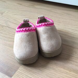 Olivia & Kate toddlers Platform Slippers Size 5